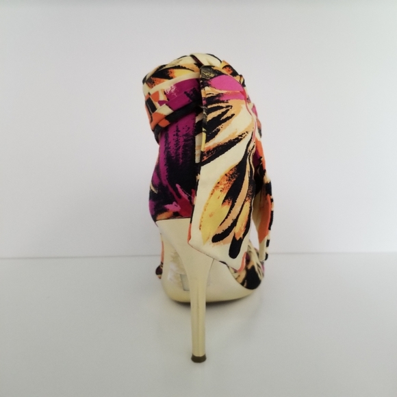 Icora Ankle Strap Sandal Heels with Bow - Picture 11 of 11